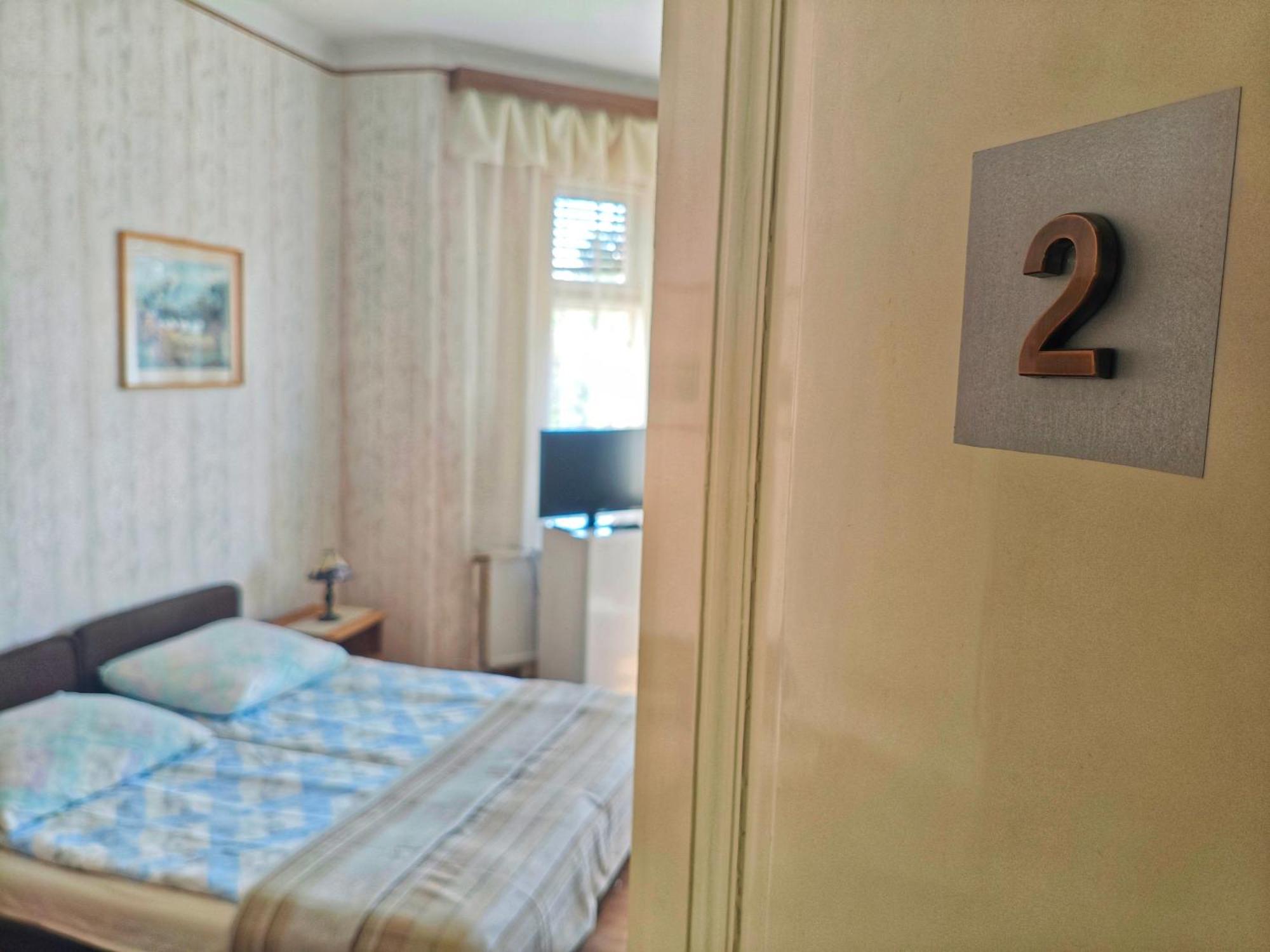 Illes Vendeghaz Hotel เคสเท ภายนอก รูปภาพ